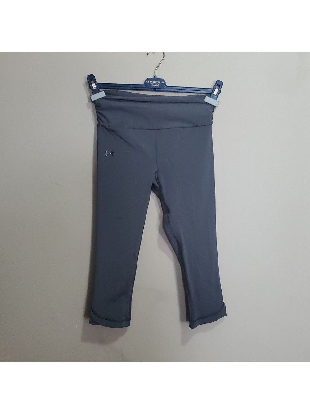 Under Armour Gray cropped leggings size small